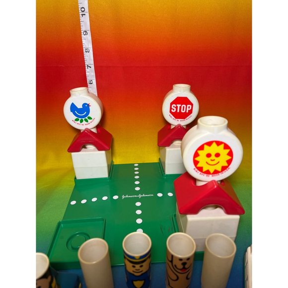 Vintage 1983 Peg Pals Village Building Block Street Playset Johnson & Johnson - Picture 3 of 6